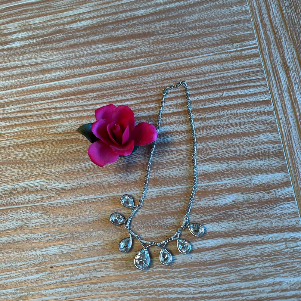 Elegant Silver Teardrop Necklace think Mother’s Day too
